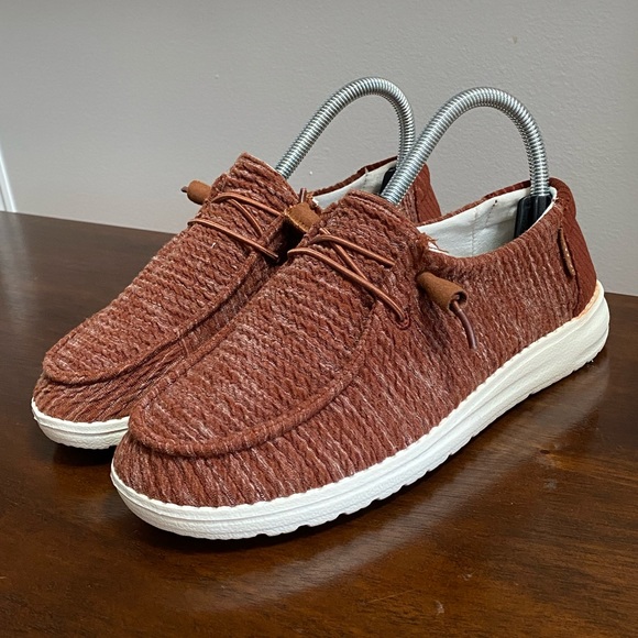 Hey Dude Wendy Stretch Rust Slip On Shoe Women’s Size 6 - Picture 2 of 10